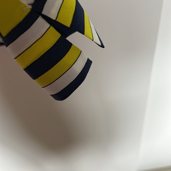 Trina Turk V-Neck Printed Silk Tunic - Picture 3 of 6